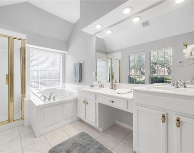 4304 Echomont Lane - Photo Thumbnail 5
