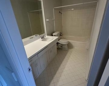 4115 Douglas Avenue - Photo Thumbnail 8