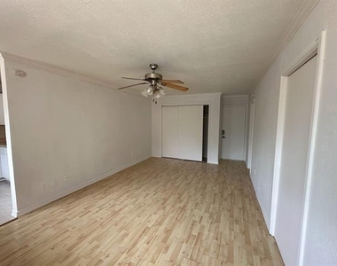 4115 Douglas Avenue - Photo Thumbnail 4