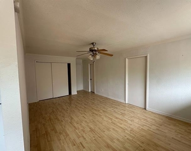 4115 Douglas Avenue - Photo Thumbnail 5