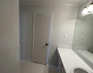 4115 Douglas Avenue - Photo Thumbnail 7