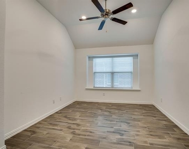 3716 Peachbush Lane - Photo Thumbnail 5