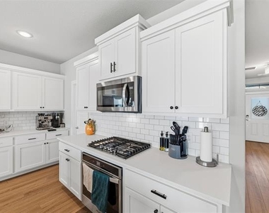 2417 Mankato Drive - Photo Thumbnail 12
