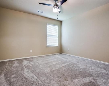 1121 Rainer Drive - Photo Thumbnail 12