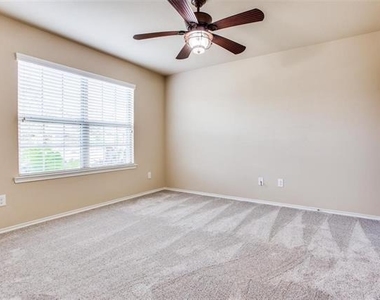 1121 Rainer Drive - Photo Thumbnail 10