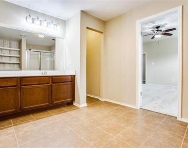 1121 Rainer Drive - Photo Thumbnail 9
