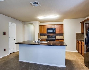 1121 Rainer Drive - Photo Thumbnail 4