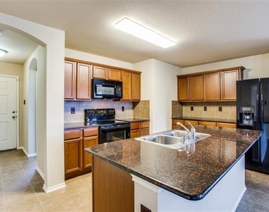 1121 Rainer Drive - Photo Thumbnail 3