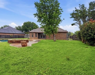 1404 Chaucer Drive - Photo Thumbnail 27