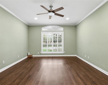 1404 Chaucer Drive - Photo Thumbnail 8