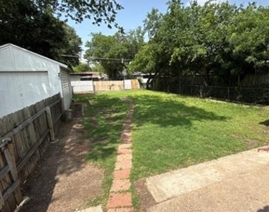 1607 Mcadams Avenue - Photo Thumbnail 10