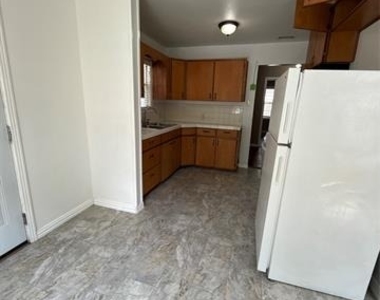 1607 Mcadams Avenue - Photo Thumbnail 8