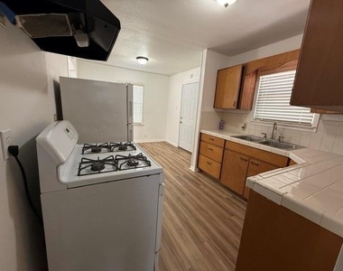 1607 Mcadams Avenue - Photo Thumbnail 13