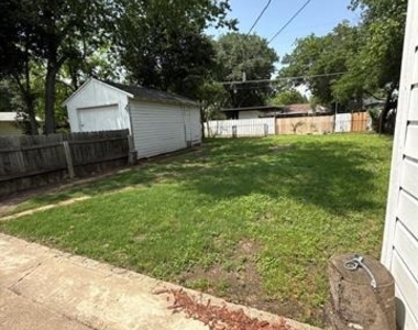 1607 Mcadams Avenue - Photo Thumbnail 11