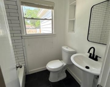 1607 Mcadams Avenue - Photo Thumbnail 5