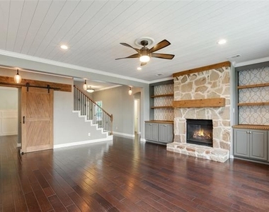 306 Aspen Lane - Photo Thumbnail 7