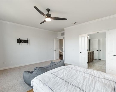 306 Aspen Lane - Photo Thumbnail 23