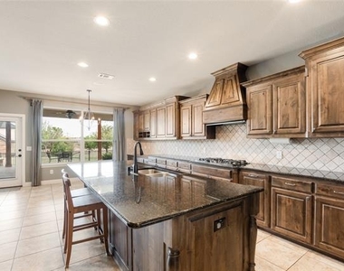306 Aspen Lane - Photo Thumbnail 18