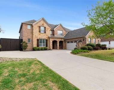 306 Aspen Lane - Photo Thumbnail 3