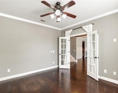 306 Aspen Lane - Photo Thumbnail 13