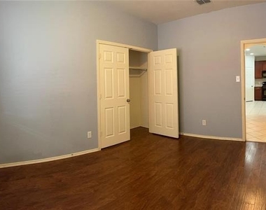 5733 Pebble Ridge Drive - Photo Thumbnail 7