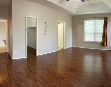 5733 Pebble Ridge Drive - Photo Thumbnail 3