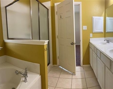 5733 Pebble Ridge Drive - Photo Thumbnail 4
