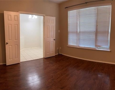 5733 Pebble Ridge Drive - Photo Thumbnail 9