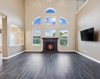 708 San Antonio Trail - Photo Thumbnail 6