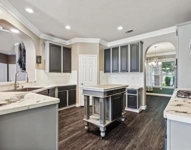 708 San Antonio Trail - Photo Thumbnail 9