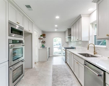 17402 Oakington Court - Photo Thumbnail 12