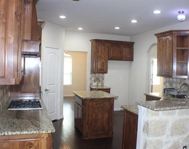 8224 Summerview Court - Photo Thumbnail 19