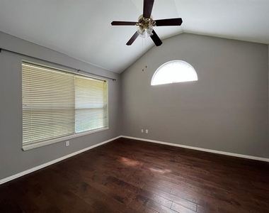 9811 Cliffside Drive - Photo Thumbnail 18
