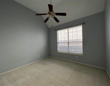 9811 Cliffside Drive - Photo Thumbnail 20
