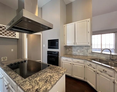 9811 Cliffside Drive - Photo Thumbnail 6