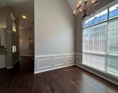 9811 Cliffside Drive - Photo Thumbnail 23