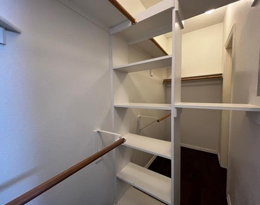 9811 Cliffside Drive - Photo Thumbnail 15