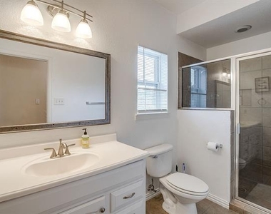 3200 Lubbock Avenue - Photo Thumbnail 17