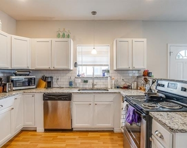 3200 Lubbock Avenue - Photo Thumbnail 6