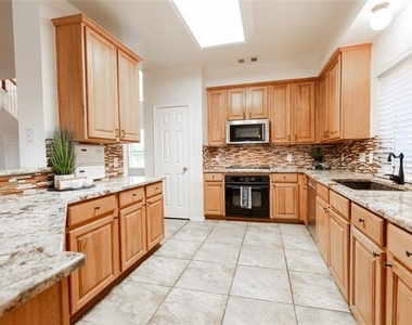 1121 Ducks Landing - Photo Thumbnail 14