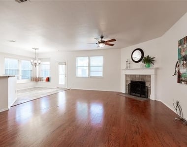 1121 Ducks Landing - Photo Thumbnail 10