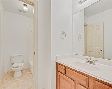 1088 Harvest Hill Circle - Photo Thumbnail 25