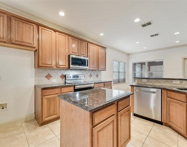 1088 Harvest Hill Circle - Photo Thumbnail 11