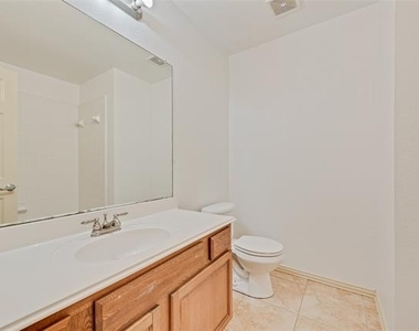 1088 Harvest Hill Circle - Photo Thumbnail 22