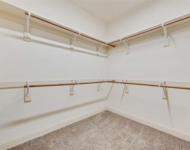 1088 Harvest Hill Circle - Photo Thumbnail 17