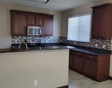 1633 Kawati Way - Photo Thumbnail 6