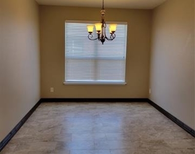 1633 Kawati Way - Photo Thumbnail 4