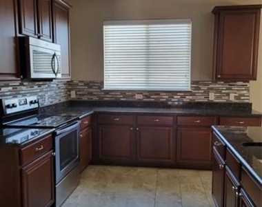 1633 Kawati Way - Photo Thumbnail 7