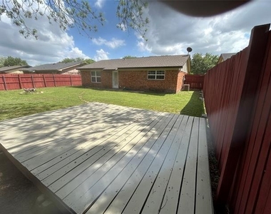 423 Marsha Street - Photo Thumbnail 6
