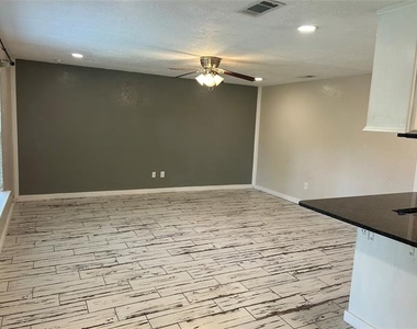 423 Marsha Street - Photo Thumbnail 12